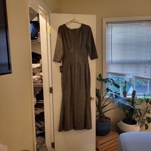SLNY (Nordstrom) black and gold metallic evening gown